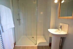 Shower - Wheelwright's Barn (Halesworth)