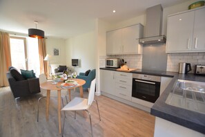 Fridge, cookware/dishes/utensils - Mycroft, Southwold (Reydon)