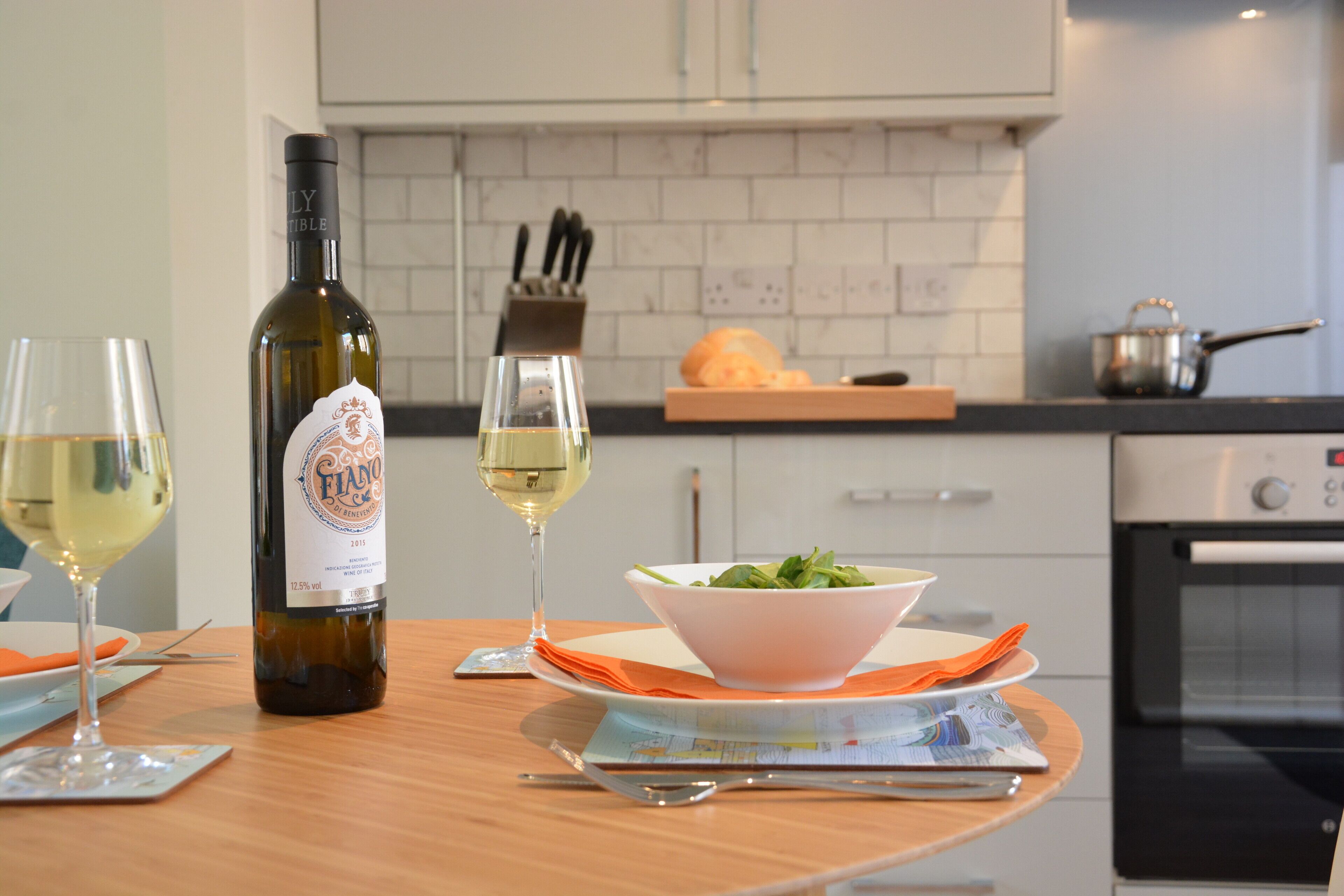 ตู้เย็น, เครื่องครัว/จาน/ช้อนส้อม