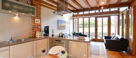 Frigorifero, lavastoviglie, pentole/stoviglie/utensili