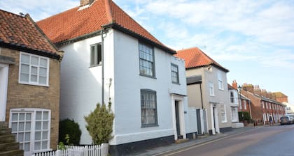 Gosfield Cottage, Aldeburgh