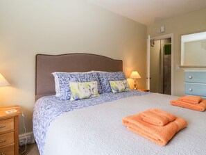 4 Schlafzimmer, individuell dekoriert, individuell eingerichtet