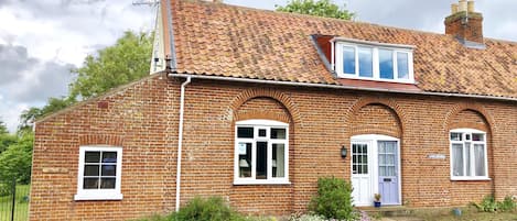 Cottage | Front of property