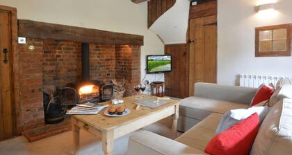 1 Tunns Cottages, Rushmere, nr Beccles