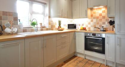 1 Tunns Cottages, Rushmere, nr Beccles