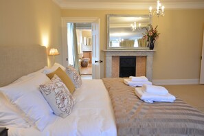 8 bedrooms, individually decorated, individually furnished, free WiFi - Henstead Hall (Beccles)