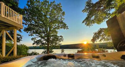 Lakefront Paradise | Dock • Hot Tub • Sleeps 10