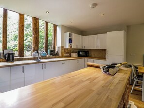 平房 | 私人廚房 | 雪櫃、洗碗機、廚房用具/餐具/器皿