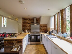 平房 | 私人廚房 | 雪櫃、洗碗機、廚房用具/餐具/器皿