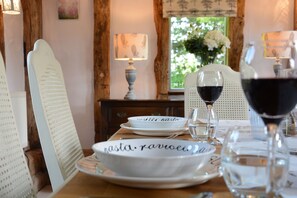 Kühlschrank, Kochgeschirr/Geschirr/Besteck