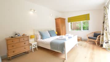 3 quartos, individualmente decorados, individualmente mobiliados