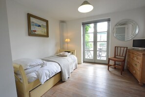 2 camere, con stile personalizzato, con arredamento individuale