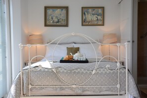 2 camere, con stile personalizzato, con arredamento individuale