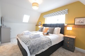 2 bedrooms, individually decorated, individually furnished, free WiFi