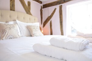 5 bedrooms, individually decorated, individually furnished, free WiFi