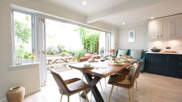 Fridge, dishwasher, cookware/dishes/utensils