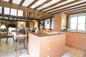 Dishwasher, cookware/dishes/utensils