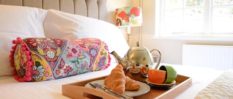 2 bedrooms, individually decorated, individually furnished, free WiFi