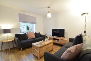 Living room - Lapwings, Aldeburgh (Aldeburgh)