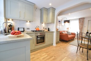 Fridge, dishwasher, cookware/dishes/utensils - 53 Tern Cottage, Aldeburgh (Aldeburgh)