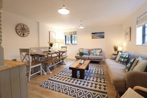 Cottage | Living area