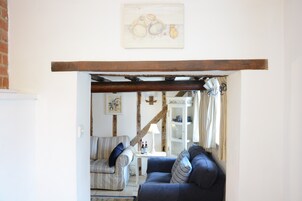 2 dormitorios, decoración individual, mobiliario individual