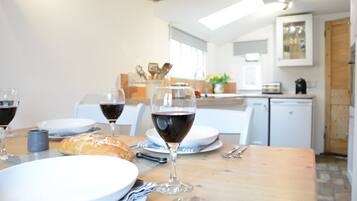 Fridge, dishwasher, cookware/dishes/utensils