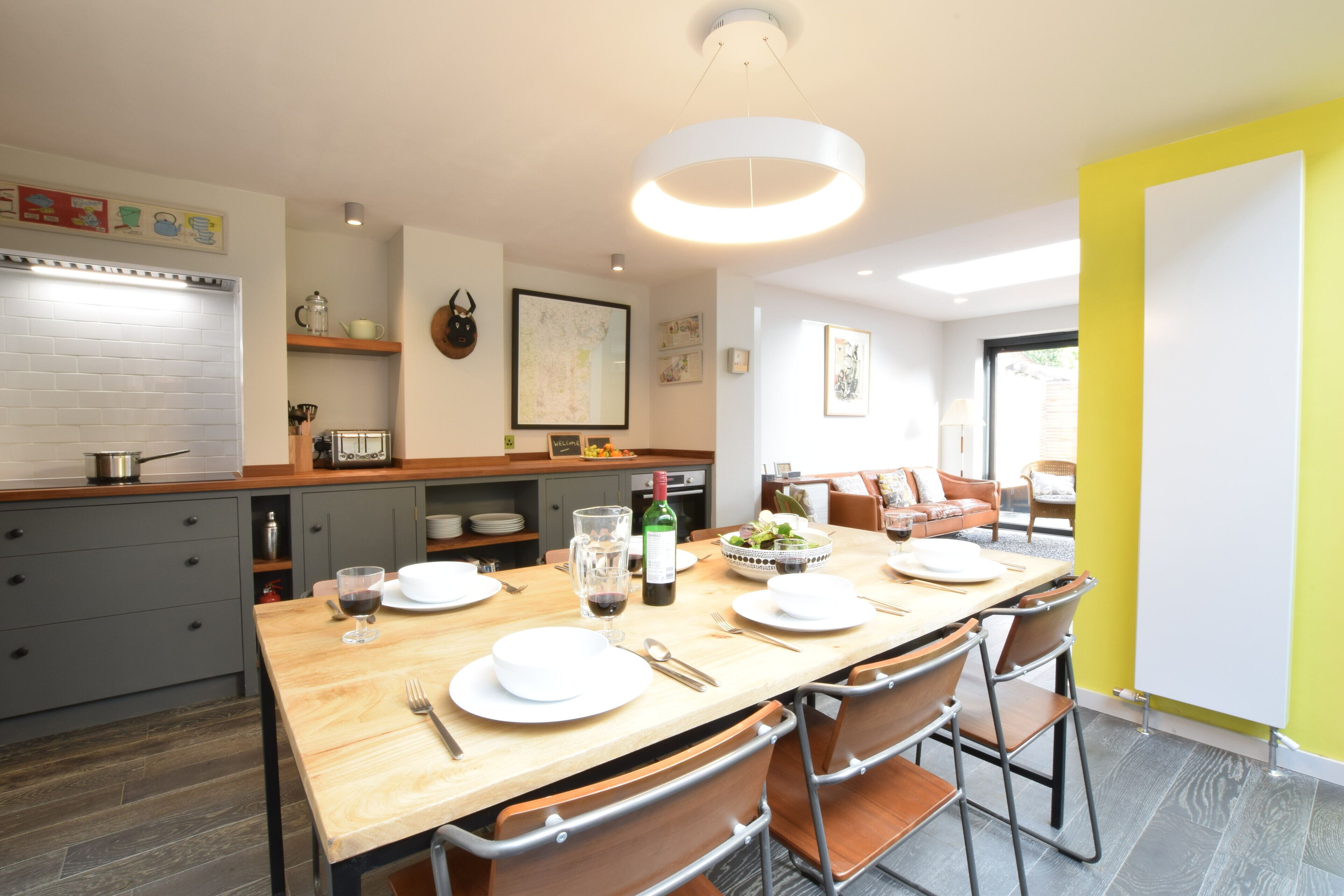 Fridge, cookware/dishes/utensils