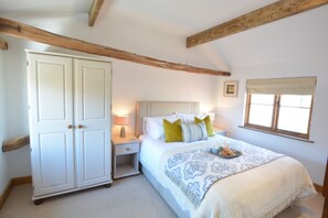 2 bedrooms, individually decorated, individually furnished, free WiFi - May Barn, Ixworth (Bury St Edmunds)