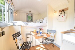 1 多间卧室、特色装修、特色家居