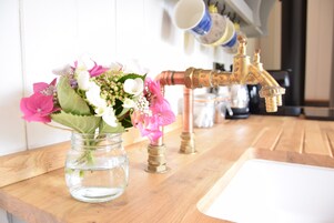 1 多间卧室、特色装修、特色家居