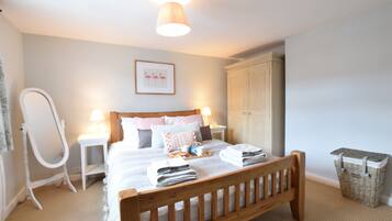 3 bedrooms, individually decorated, individually furnished, free WiFi