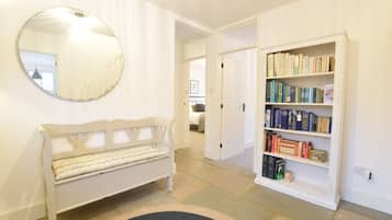 4 bedrooms, individually decorated, individually furnished, free WiFi