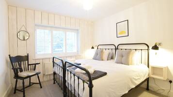 4 kamar tidur dan didekorasi berbeda-beda