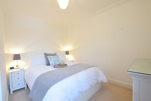 2 bedrooms, individually decorated, individually furnished, free WiFi - Bluebelle Cottage, Peasenhall (Saxmundham)
