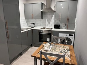 Apartment, 1 Queen Bed | Private kitchen | Fridge, microwave, oven, stovetop - Luxury Apartment - Free Wi-fi & Parking NO Deposit (Coventry)