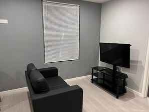 Apartment, 1 Queen Bed | Living room | Fireplace - Luxury Apartment - Free Wi-fi & Parking NO Deposit (Coventry)