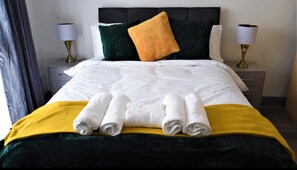 Appartamento, 1 letto queen | 1 camera, ferro/asse da stiro, Wi-Fi gratuito, lenzuola