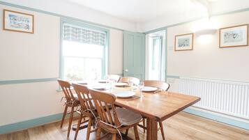 Cottage | Dining