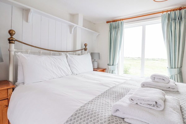 Cottage | 3 bedrooms, WiFi (free), individually decorated, individually furnished