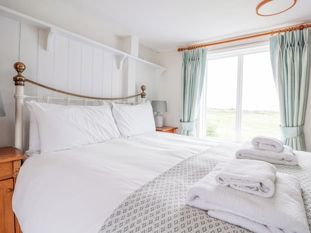 Cottage | 3 bedrooms, individually decorated, individually furnished, free WiFi