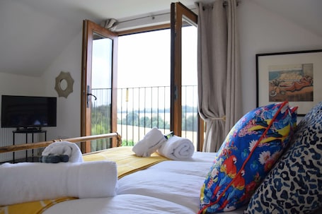 5 bedrooms, individually decorated, individually furnished, free WiFi