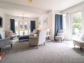 Cottage | Living area - High Ground, Reydon (Reydon)