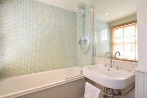 Bathroom - 14 Dunwich Road, Southwold (Reydon)