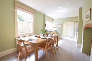 Fridge, dishwasher, cookware/dishes/utensils