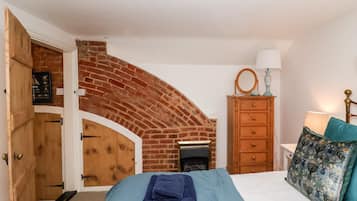 2 bedrooms, individually decorated, individually furnished, free WiFi