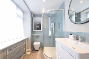 Cottage | Bathroom