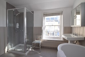 Bathroom - Albion House, Southwold (Reydon)