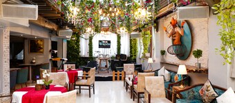 Bloom Boutique - Bandra