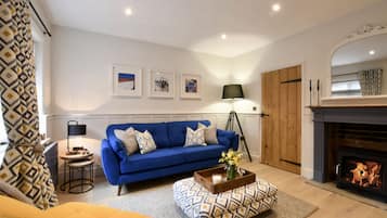 Cottage | Phòng khách | TV